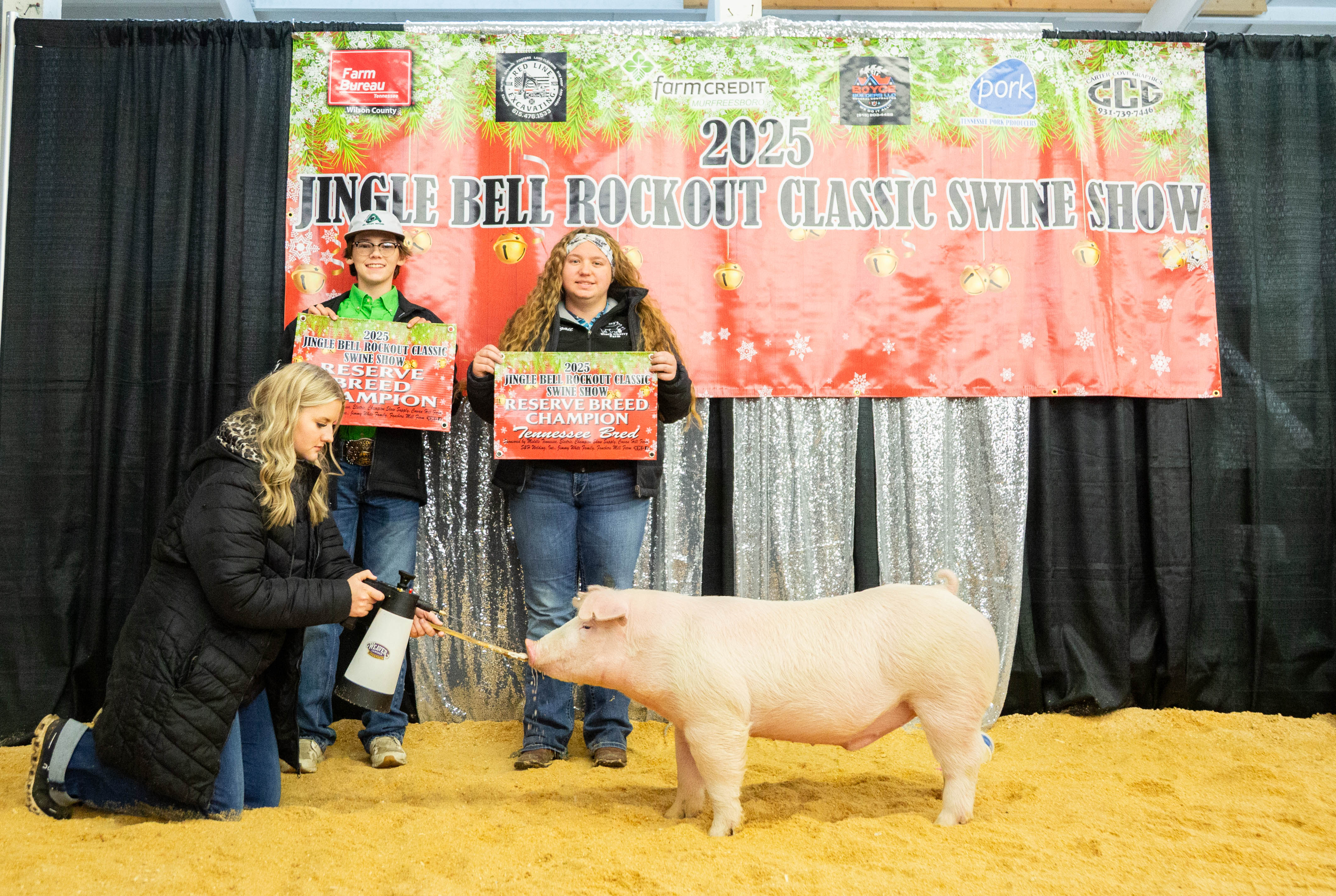 Abigail Henry
2025 Jingle Bell Rockout Classic
Reserve Champion
Chester White Barrow
Reserve Champion Tennessee Bred
Chester White Barrow
