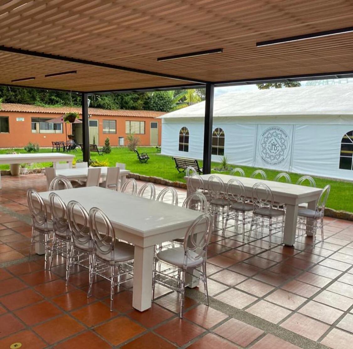 Mesa Rectangular de Madera Blanca
Medidas: 2.20m x 1m
$90.000
sin sillas