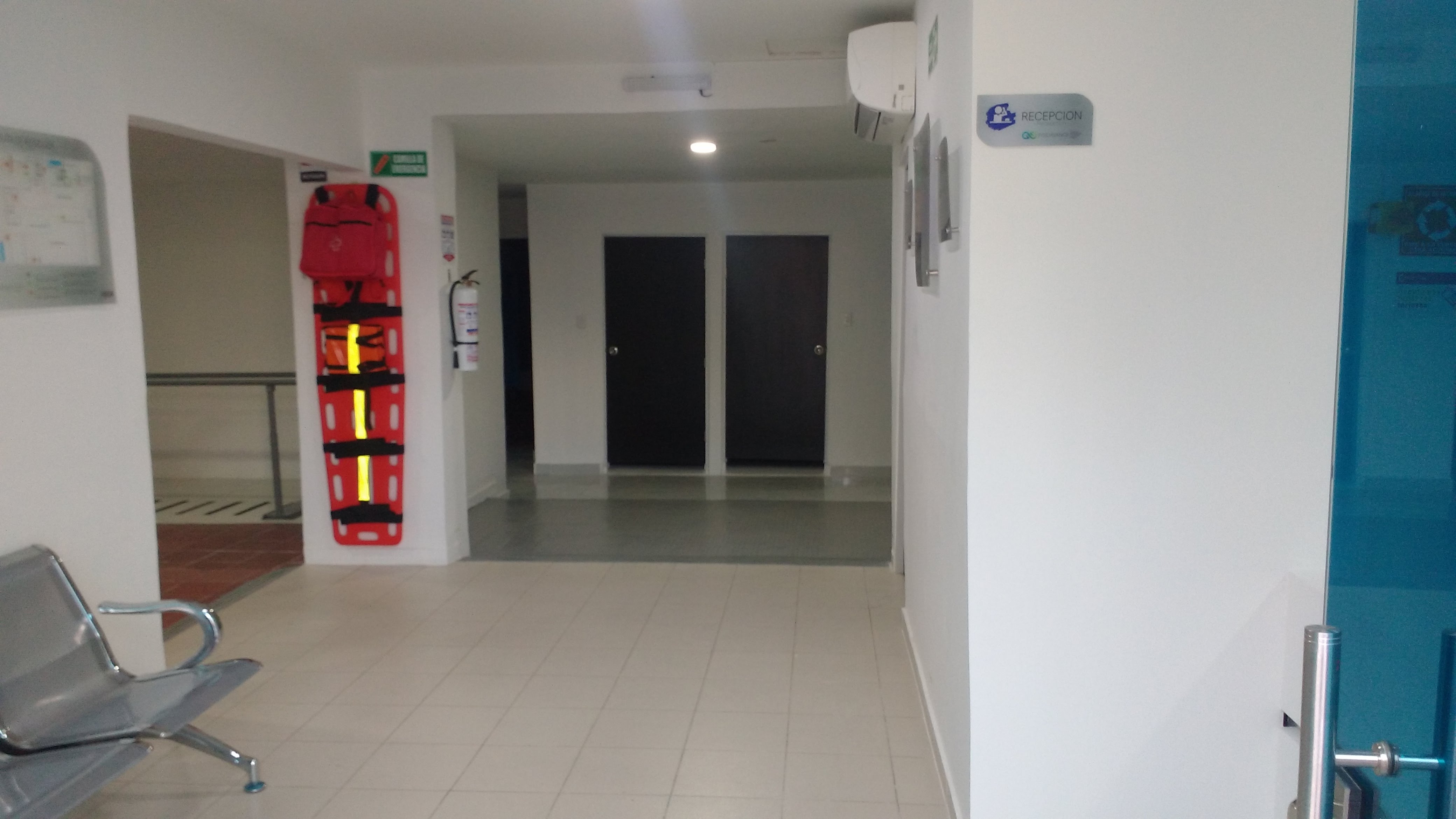 https://0201.nccdn.net/1_2/000/000/0fa/8c0/Sala-de-espera-2.jpg