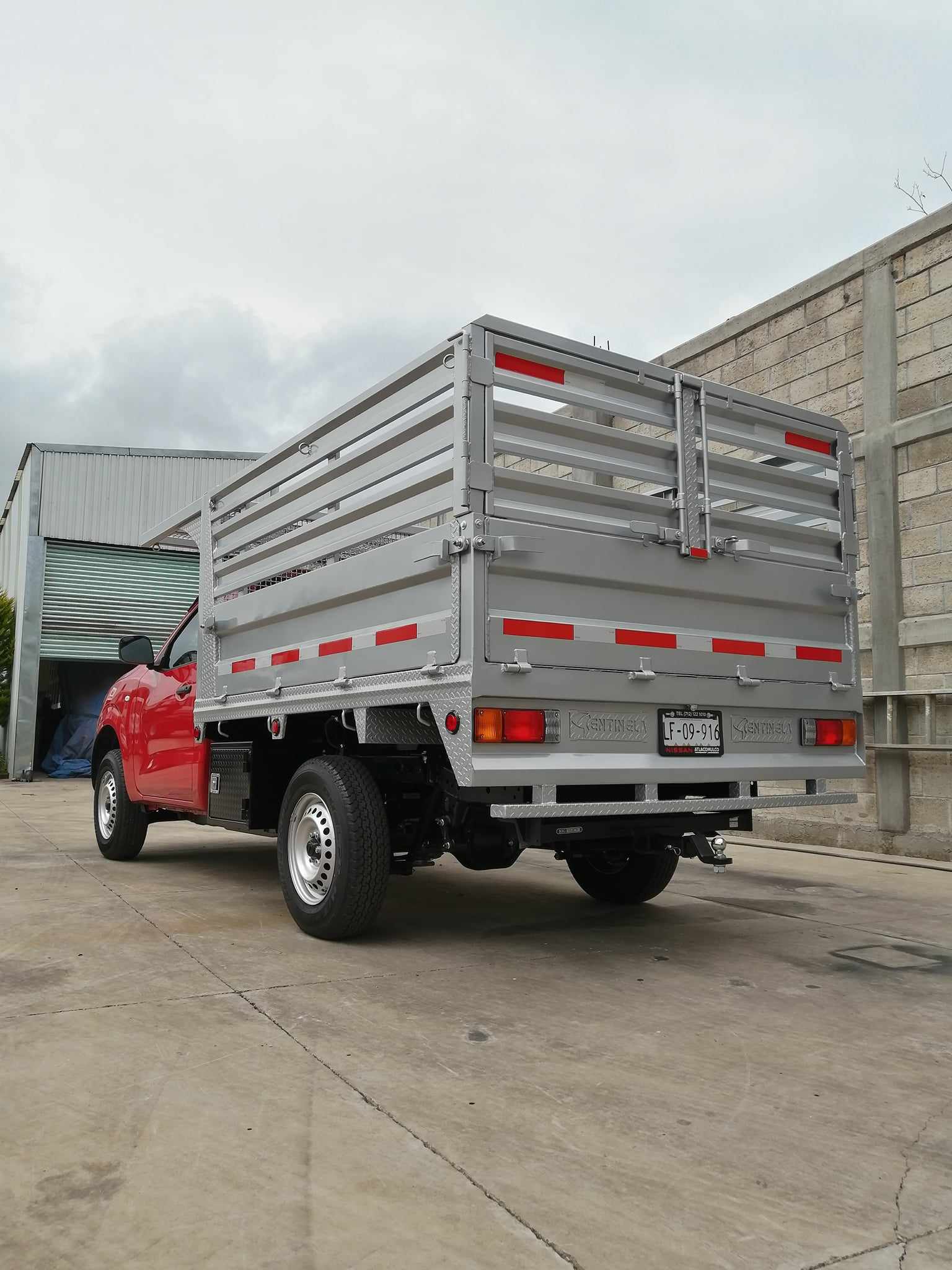 Carroceria con redilas 