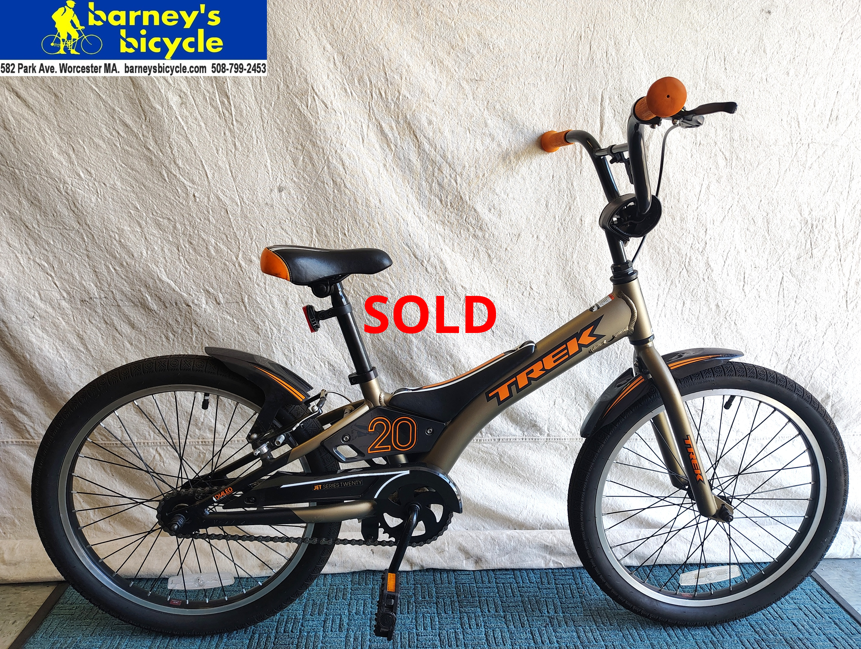 Trek MT 30
Wheel Size: 20"/ Ages 6-9/
1spd/ Pedal and Hand Brake
Price $249.00
(Professionally Tuned)