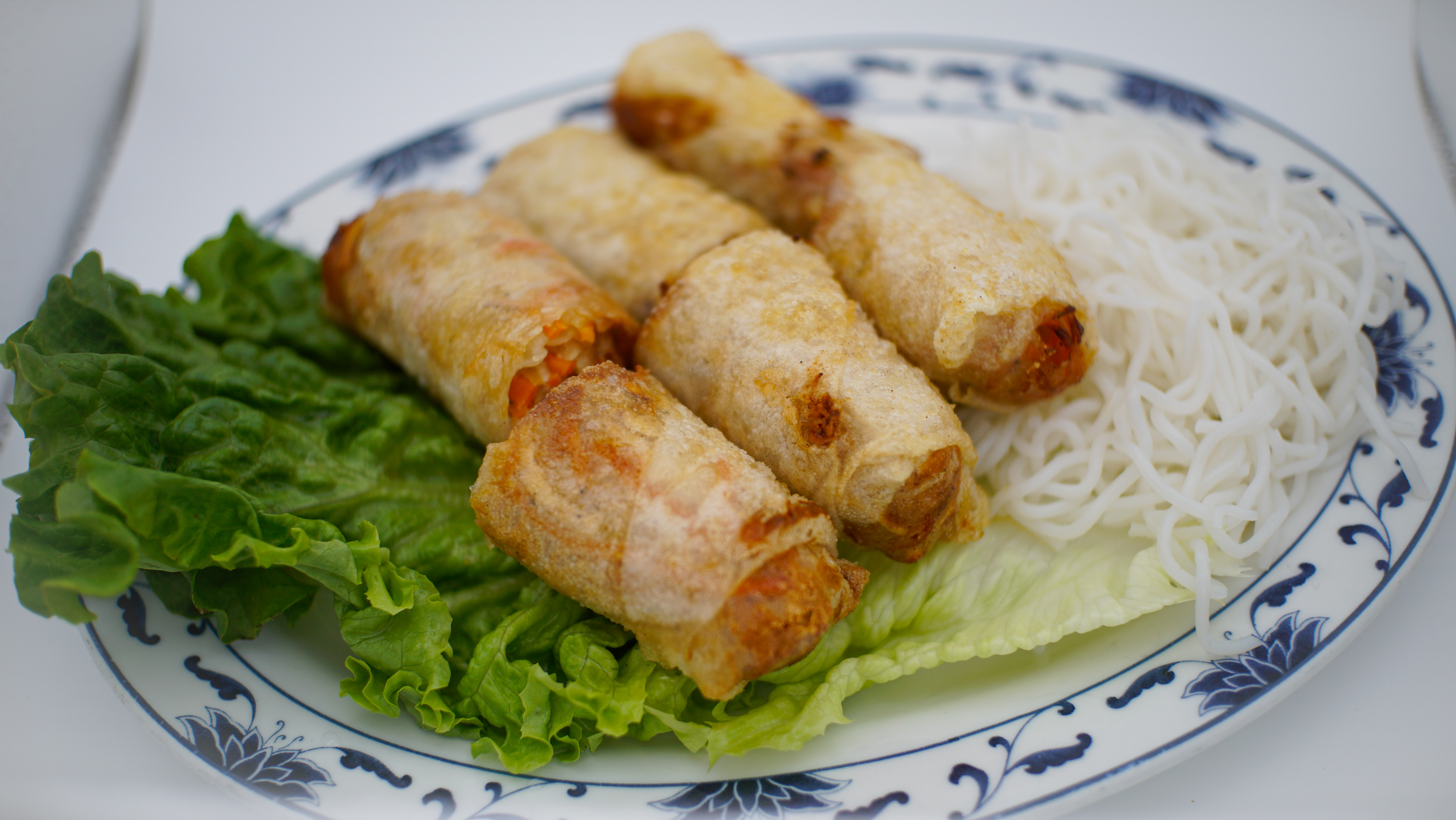 1V. CHA GIO CHAY (3 Rolls)
Fried Vegetable Eggrolls
Served w/ Soy sauce or 
Sweet and Sour Fish Sauce
