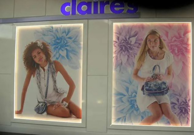 CLAIRE’S
Vinyl Decals (Glass Wall)