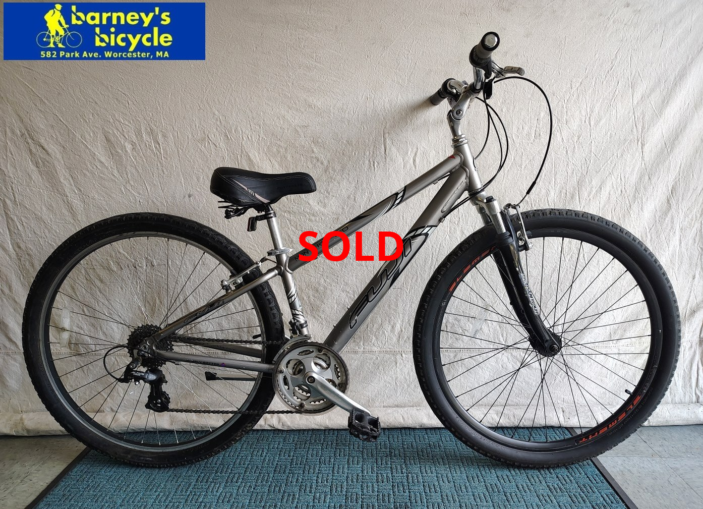 Fuji Monterey 2.0
Frame Size: 14" SM / Rider Height: 5'3-5'6
Price: $379.00 (Professionally Tuned)