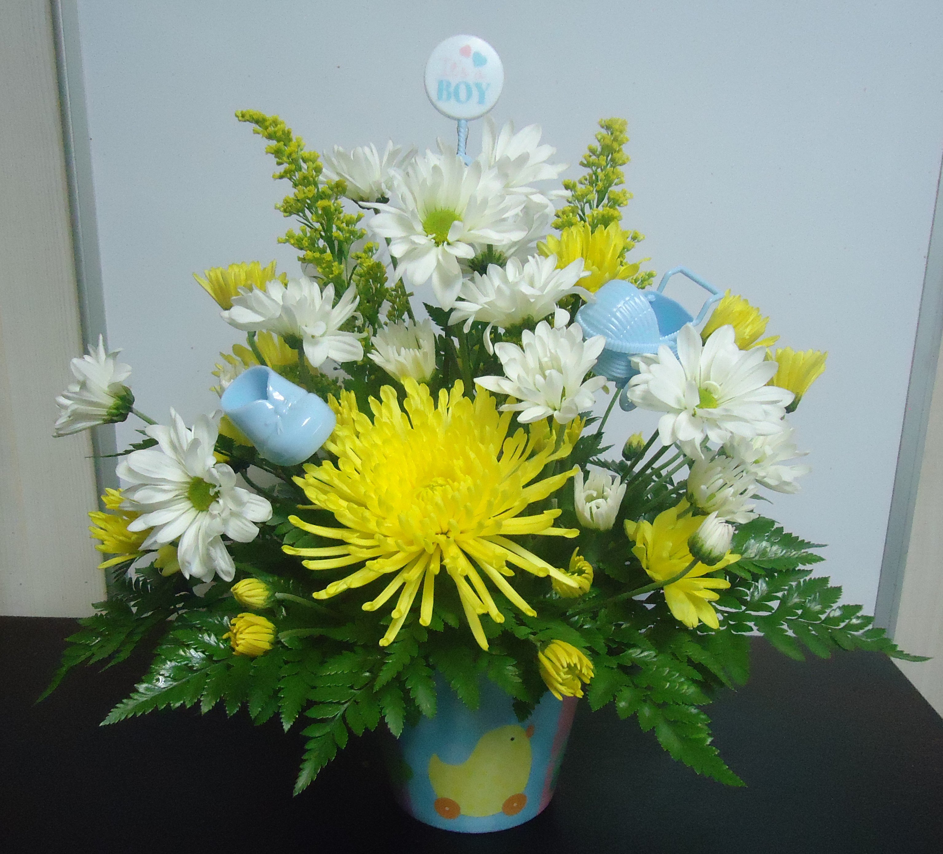 (3)  ''IT'S A BOY'' 
Fresh Mix Container 
   (Also Available Baby Girl)
    $45.00