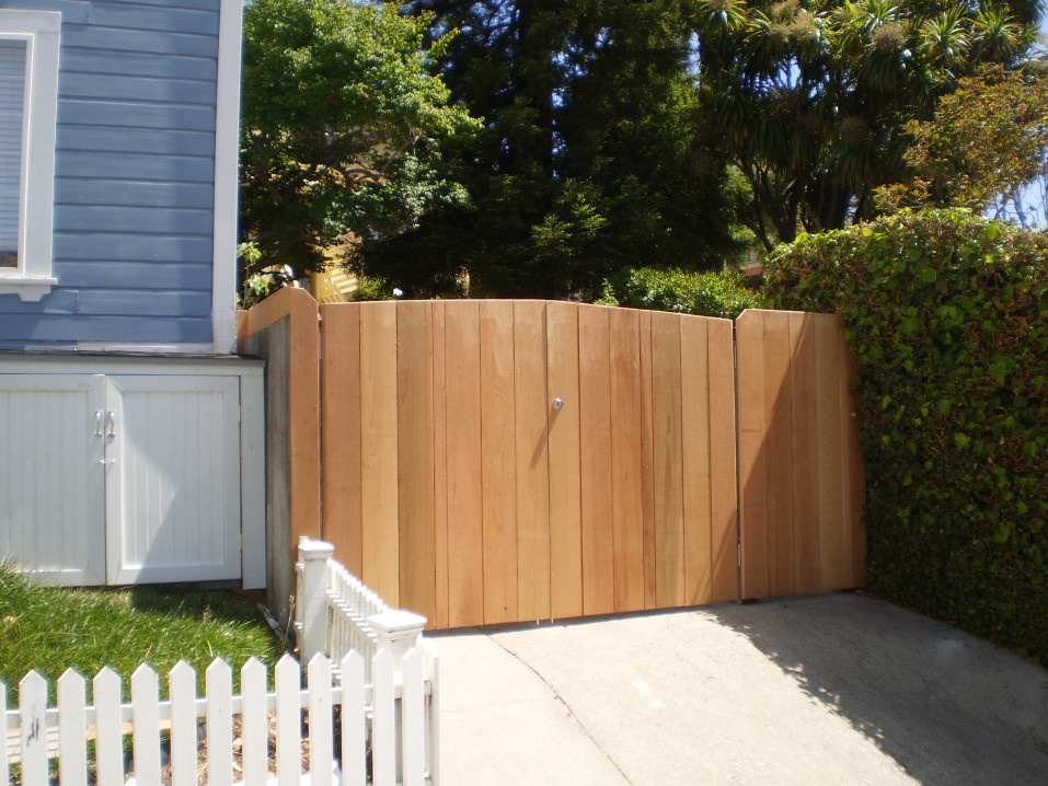 New replacement gate seen from the outside.