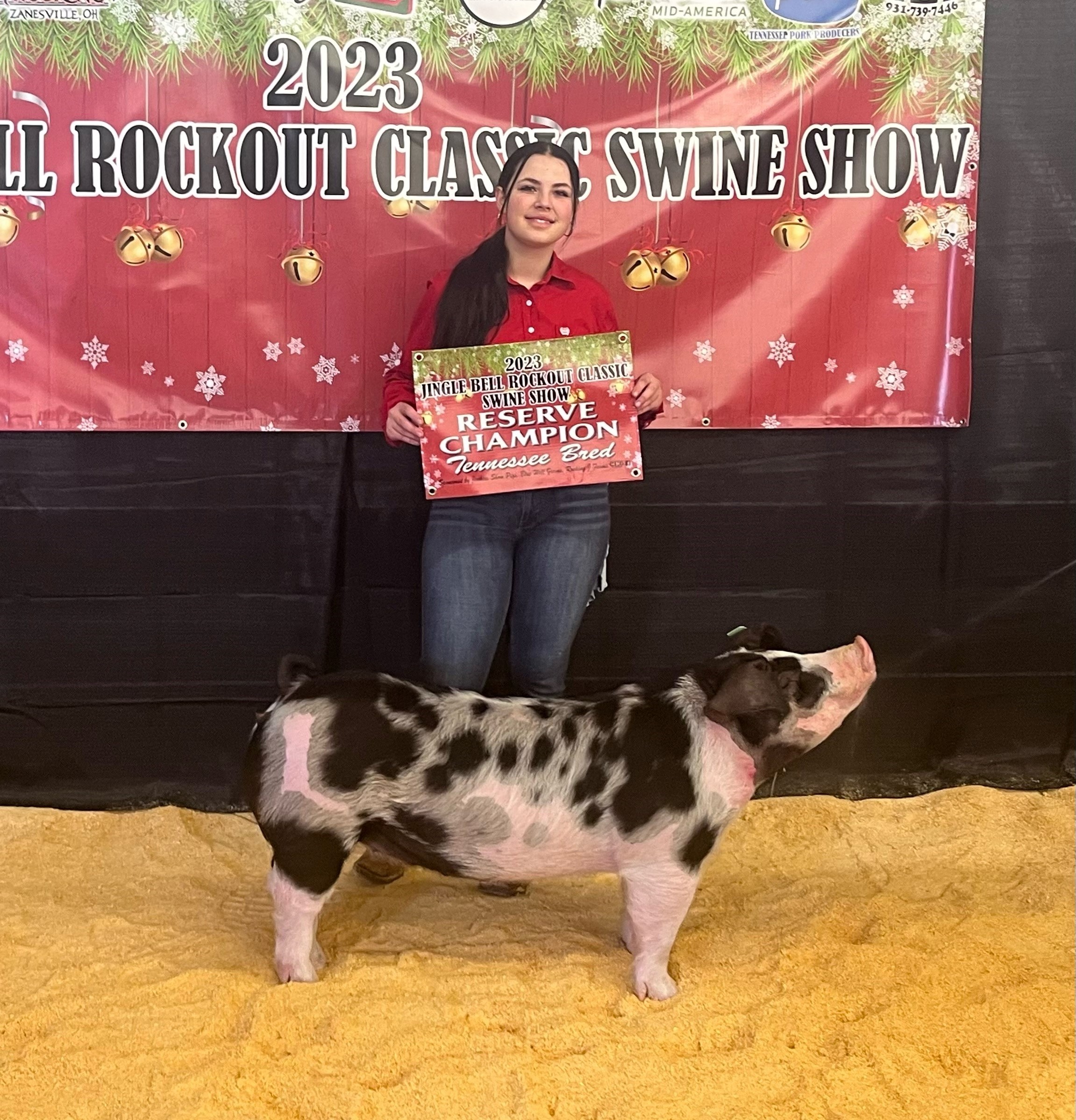Jordyn Lee
2023 Jingle Bell Rockout Classic Swine Show
Reserve Champion TN Bred
Spot Gilt 