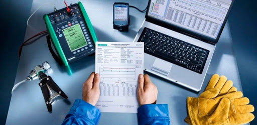Technician working on a tablet Technician working on a tablet
