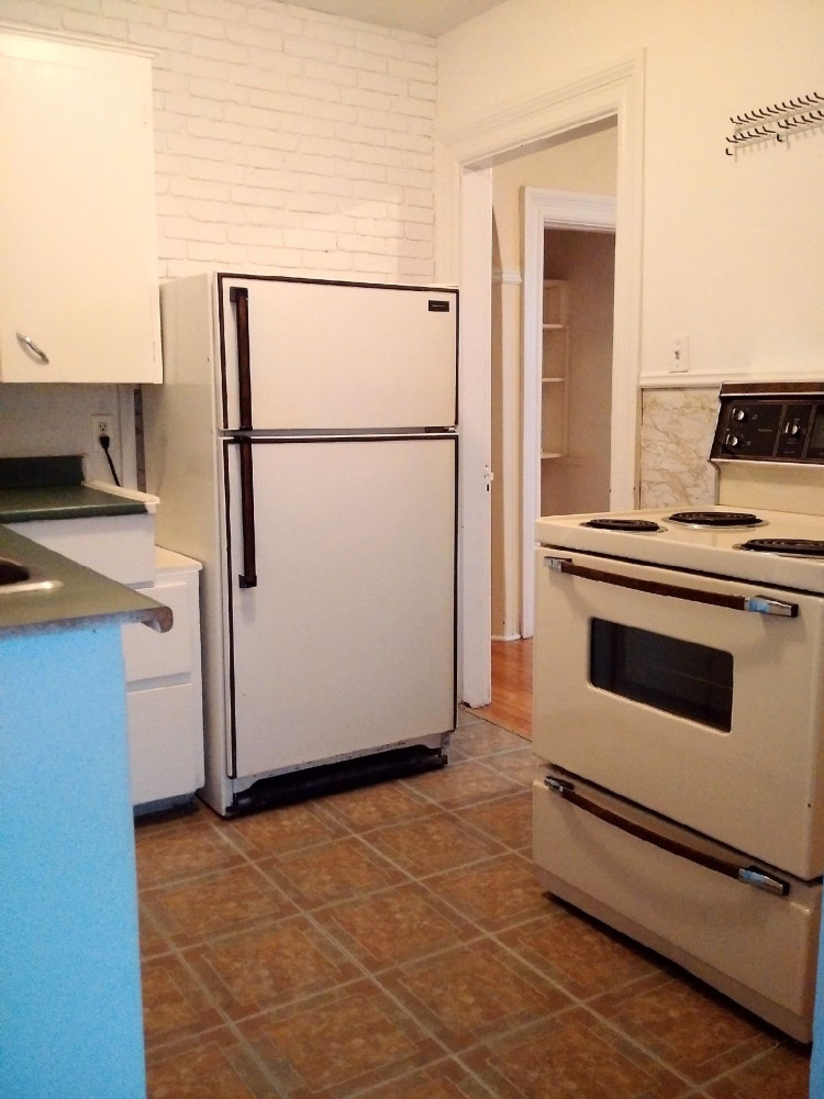 38 Cranston #5 Kitchen