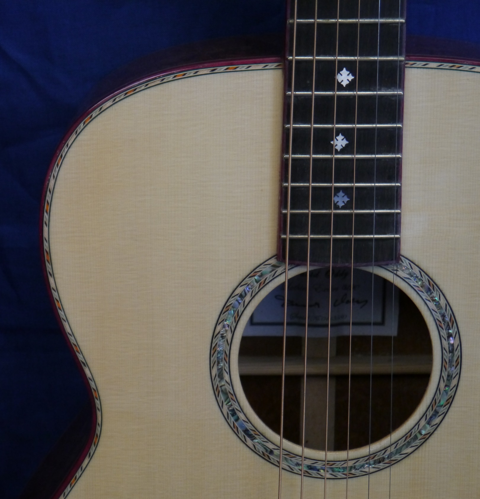https://0201.nccdn.net/1_2/000/000/0ff/425/om-pomelo-sapele-purpleheart-timber-matrix-inlay.jpg