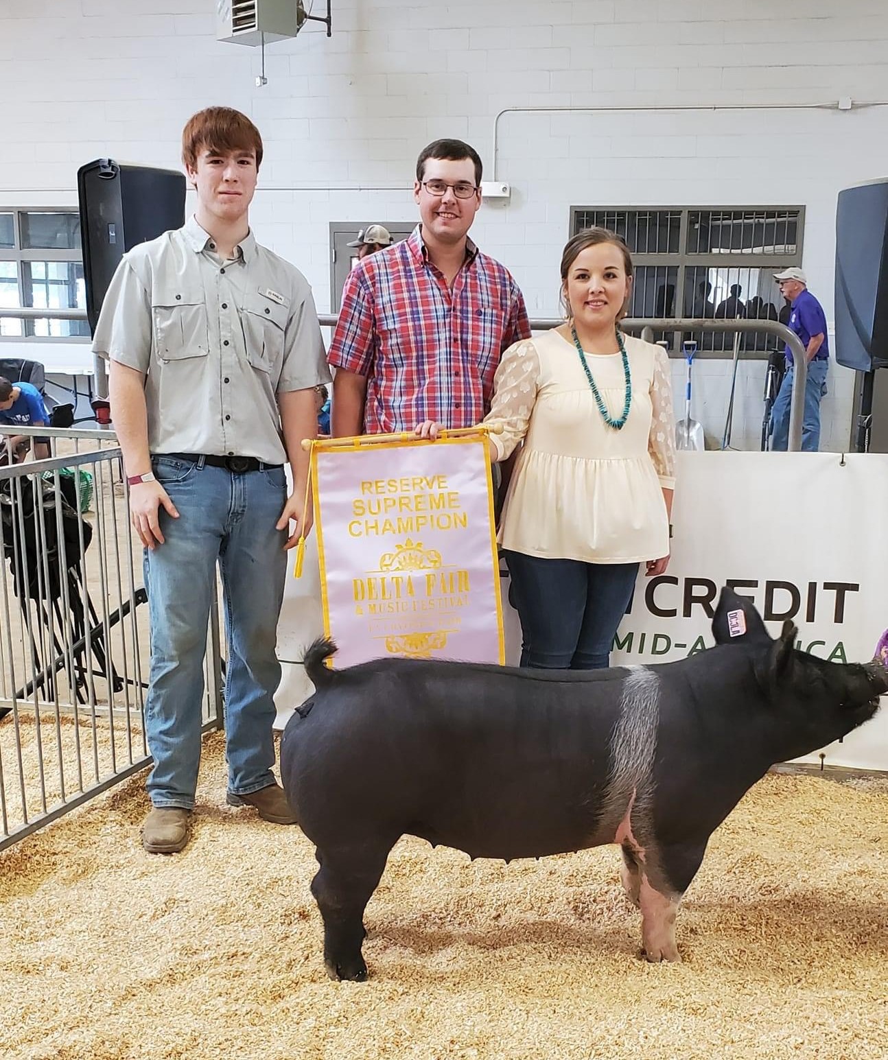 Tyler Davis
2021 Delta Fair & Music Festival
Reserve Supreme Champion
Crossbred Gilt 