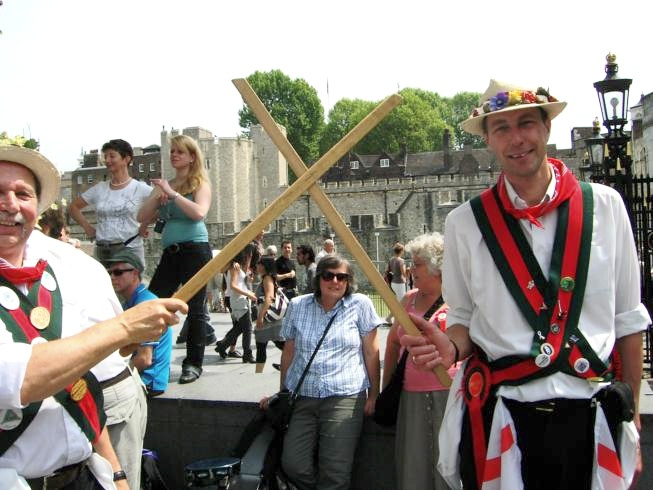 Tony &amp; Simon prepare for action
