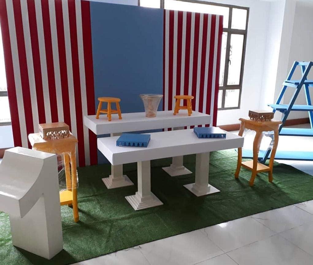 Altura 2.20m x 1.04m
Azul celeste $ 60.000
Rojo con Rayas Blancas $ 80.000
Precio unitario por modulo
Imagen referencial de 3 módulos