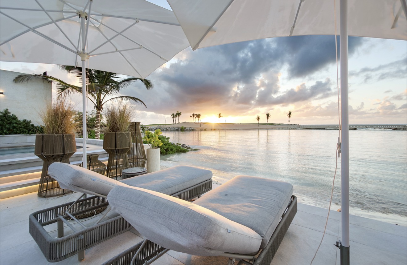 https://0201.nccdn.net/1_2/000/000/100/b6d/villa-capcana-11.jpeg