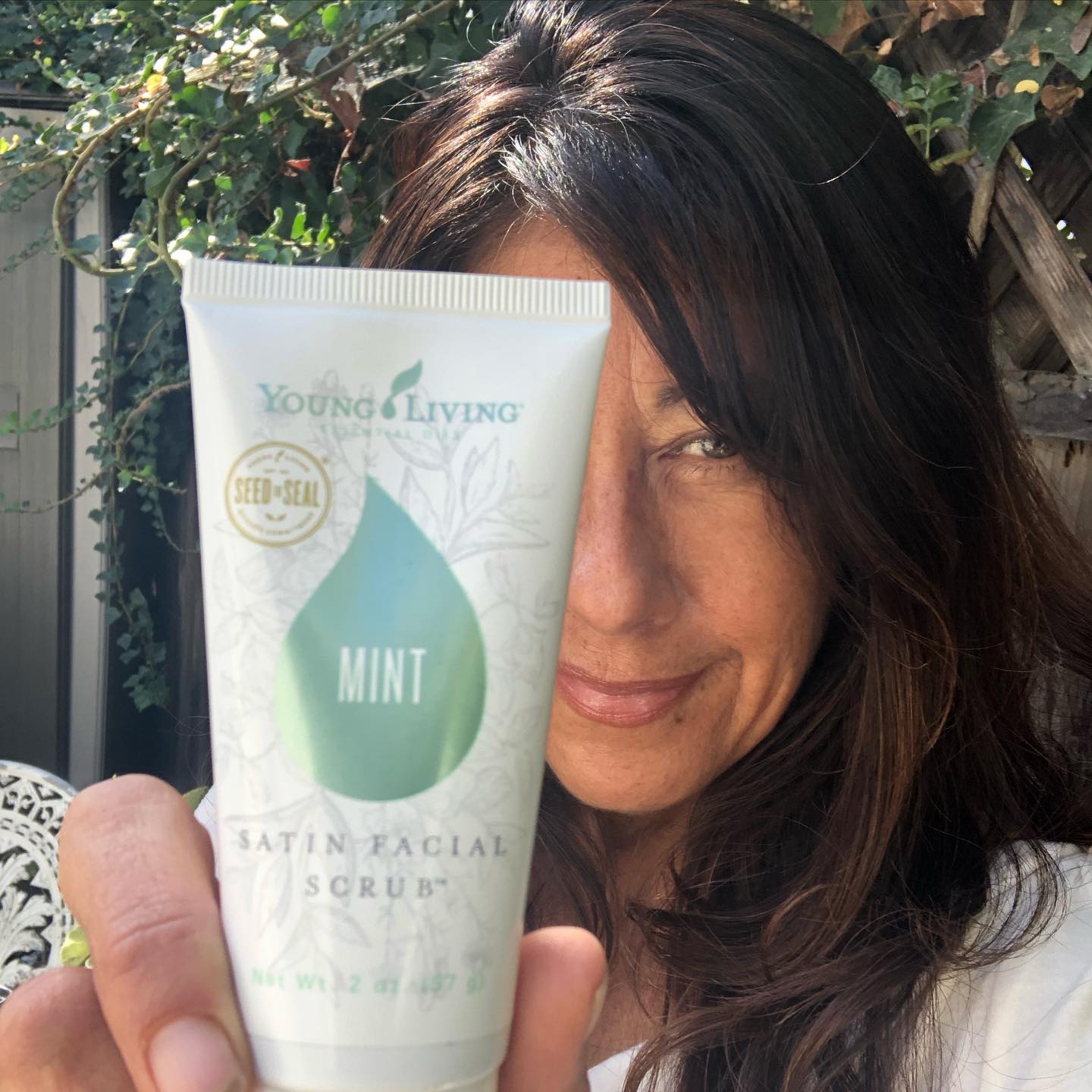 Satin Facial Mint Scrub