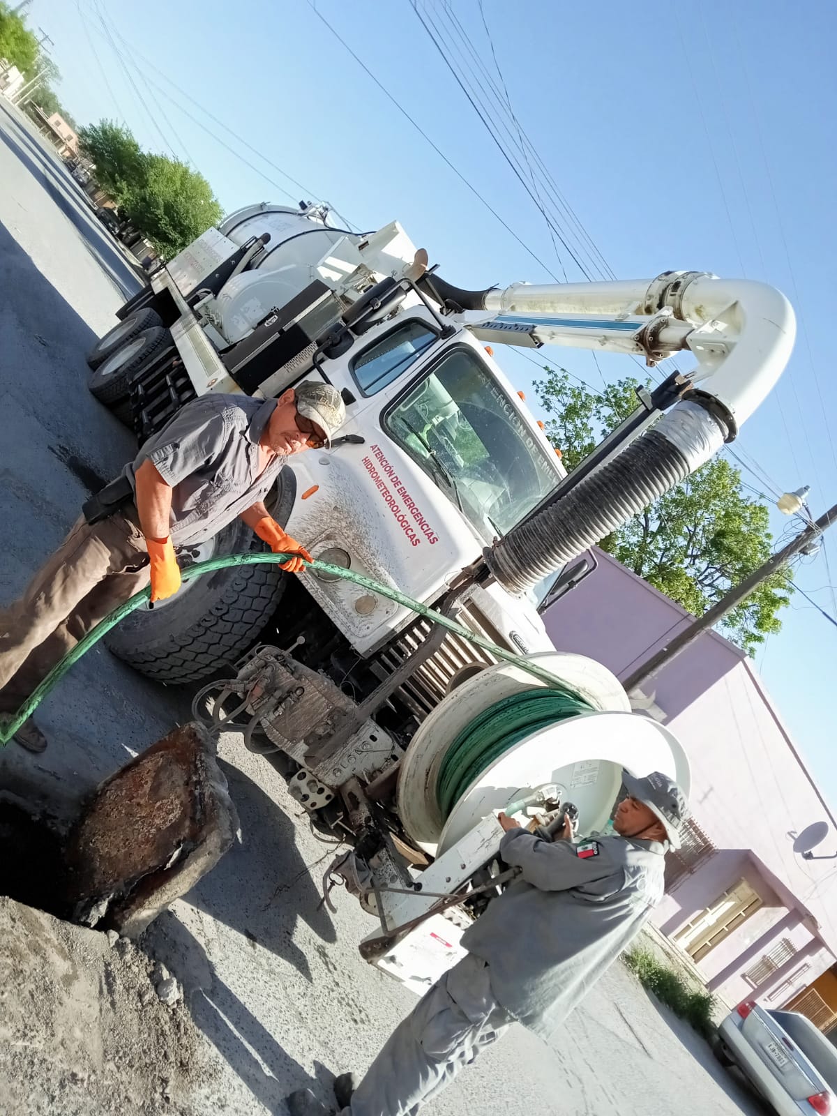 https://0201.nccdn.net/1_2/000/000/101/09f/sondeando-alcantarilla-calle-6ta-con-l%C3%A1zaro-cardenas.jpeg