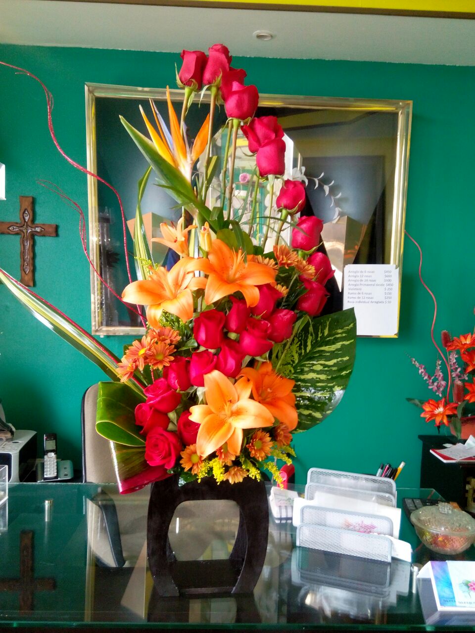 Arreglo S11 12 Rosas rojas $1200