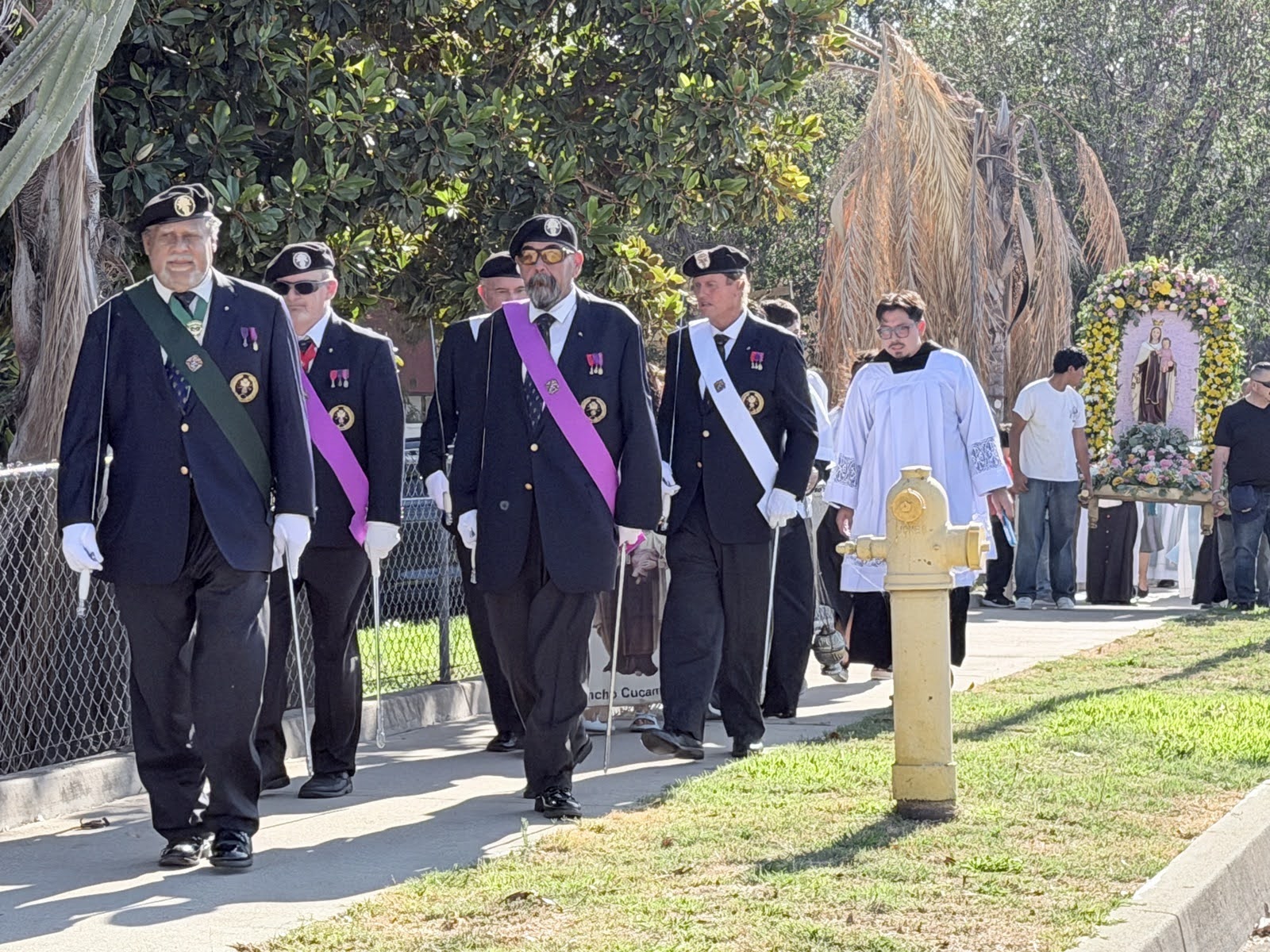https://0201.nccdn.net/1_2/000/000/101/a1c/procession-1.jpg
