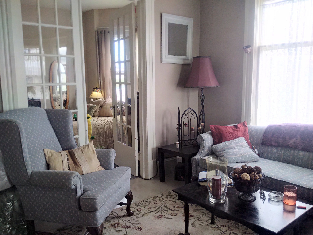 421 Douglas #3 Living Room