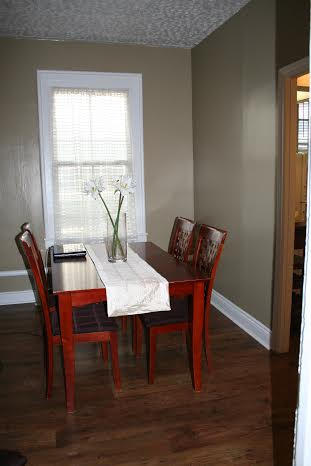 215 Douglas #3 Dining Room