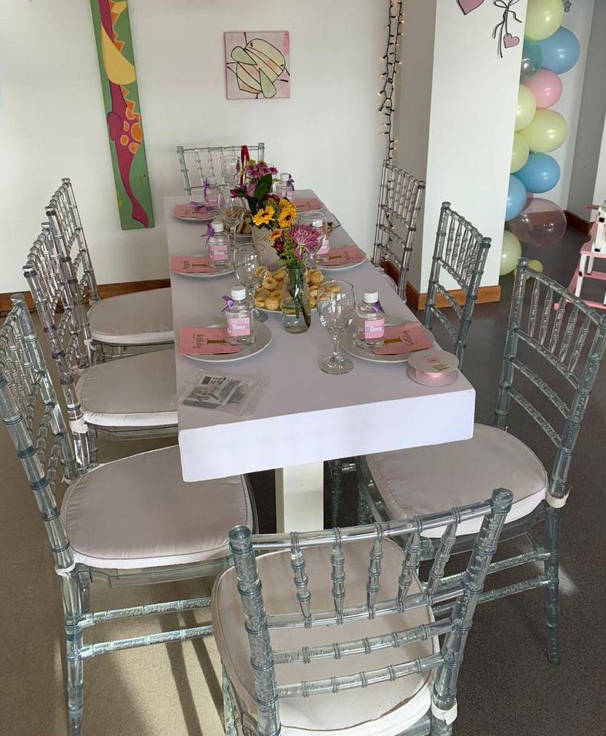 Mesa Rectangular Alta Color Blanco
1.50mX55cm
80cm Alto
$60.000 Alquiler