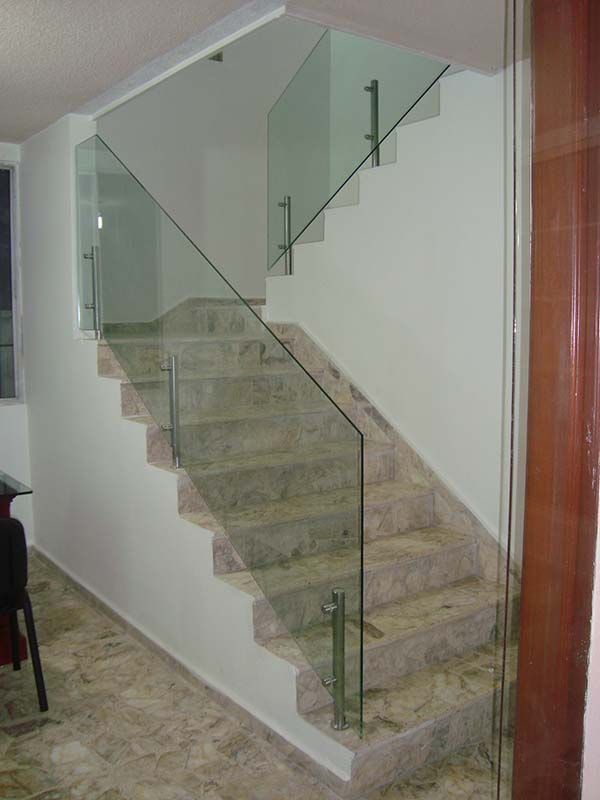 https://0201.nccdn.net/1_2/000/000/104/46c/----barandales-modernos-para-escaleras--acero--vidrio.jpg