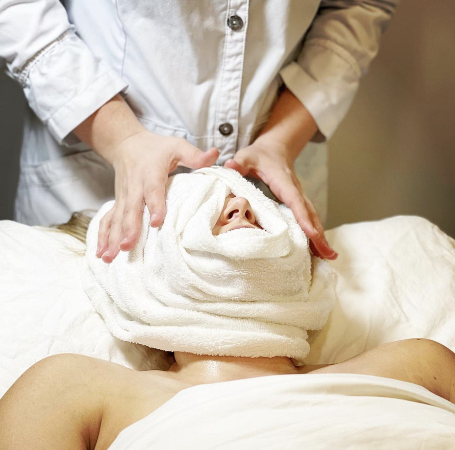 Inside Rootz Salon 3