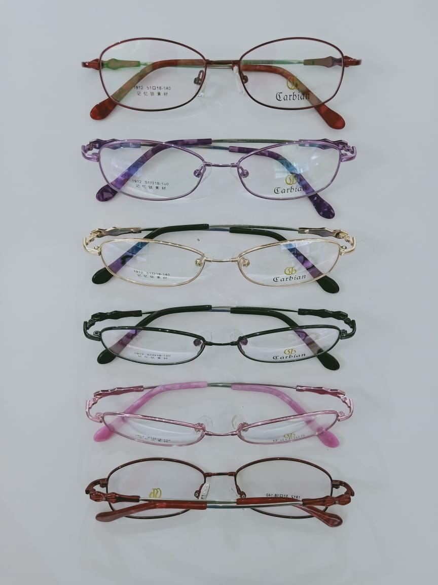 Modelo: 1912
Colores: Vino, Rosa, Dorado, Morado y Negro