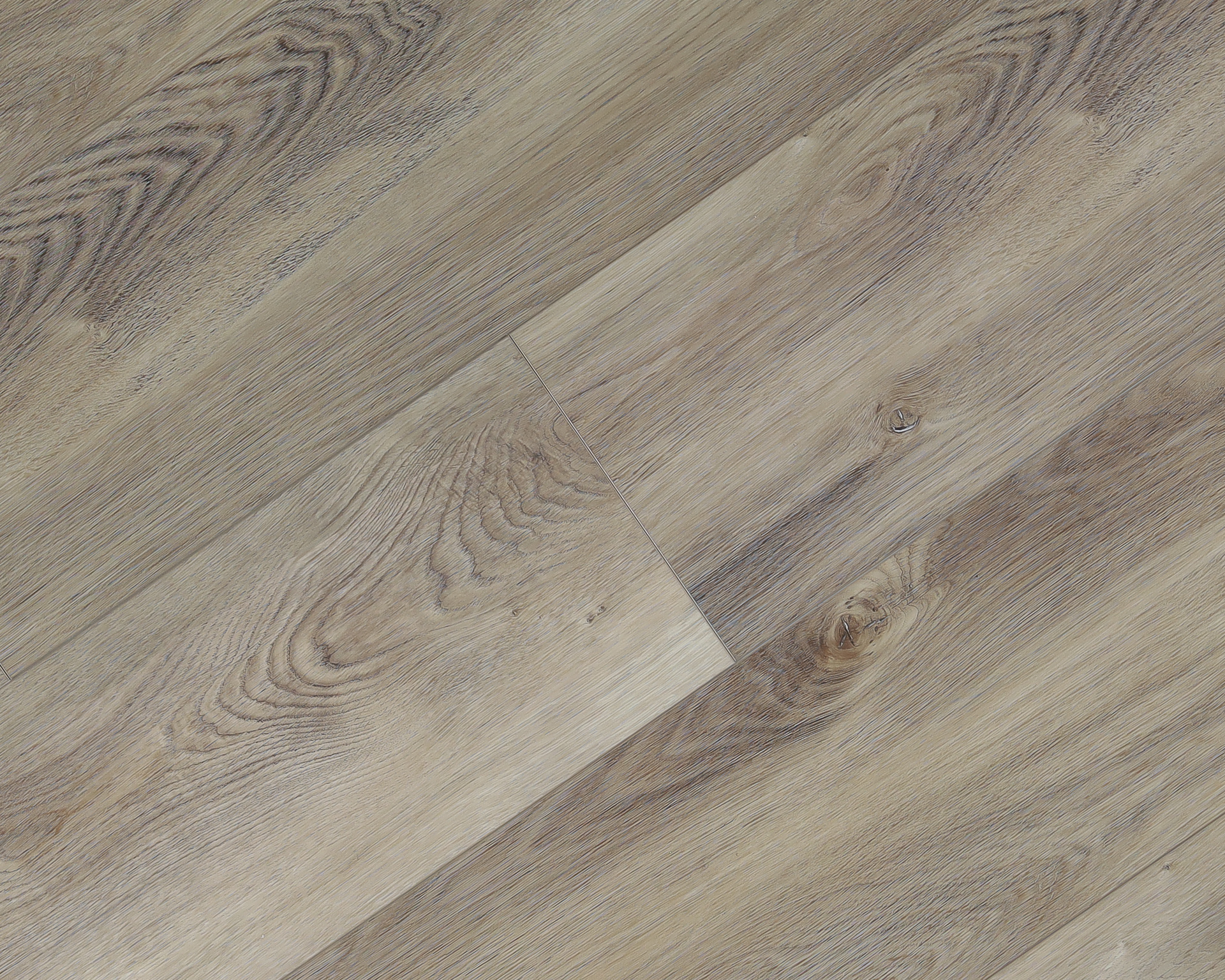 Viva Las Vegas Collection All In
Edge Profile: Micro Bevel - Thickness: 8 mm
Length: 5 ft -  Width: 9"
Locking System: Unilin