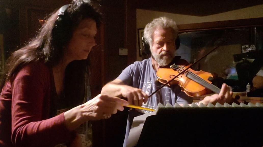 https://0201.nccdn.net/1_2/000/000/105/d16/violin.jpg