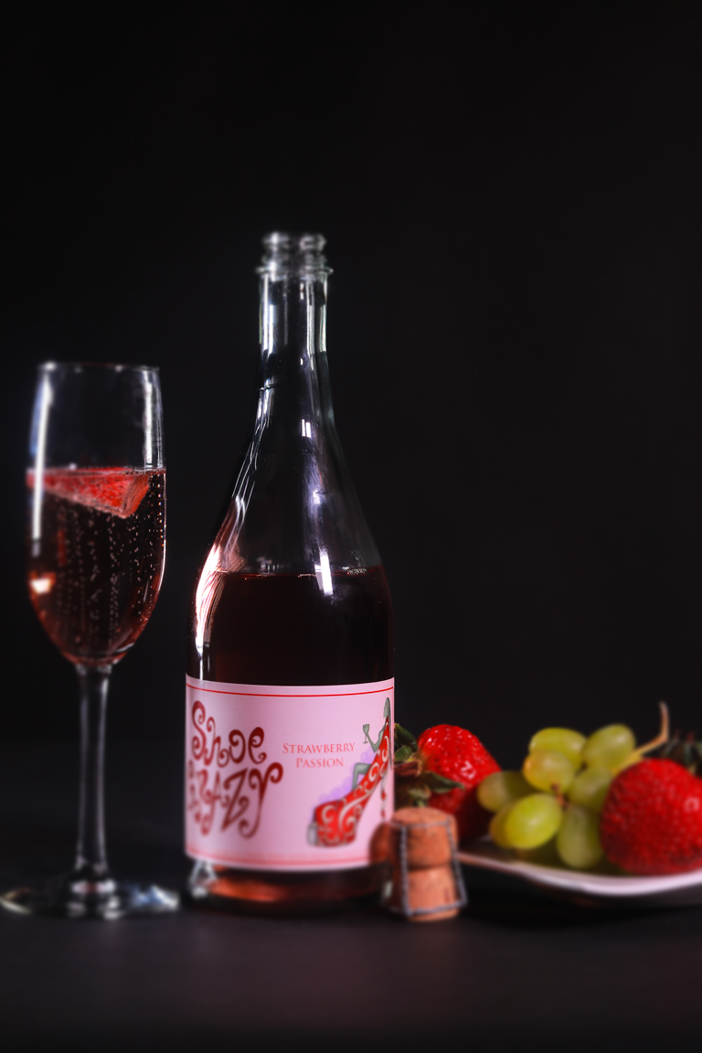 Sparkling Strawberry Passion
Fresh Strawberry Flavors 
 Watermelon on the Finish
