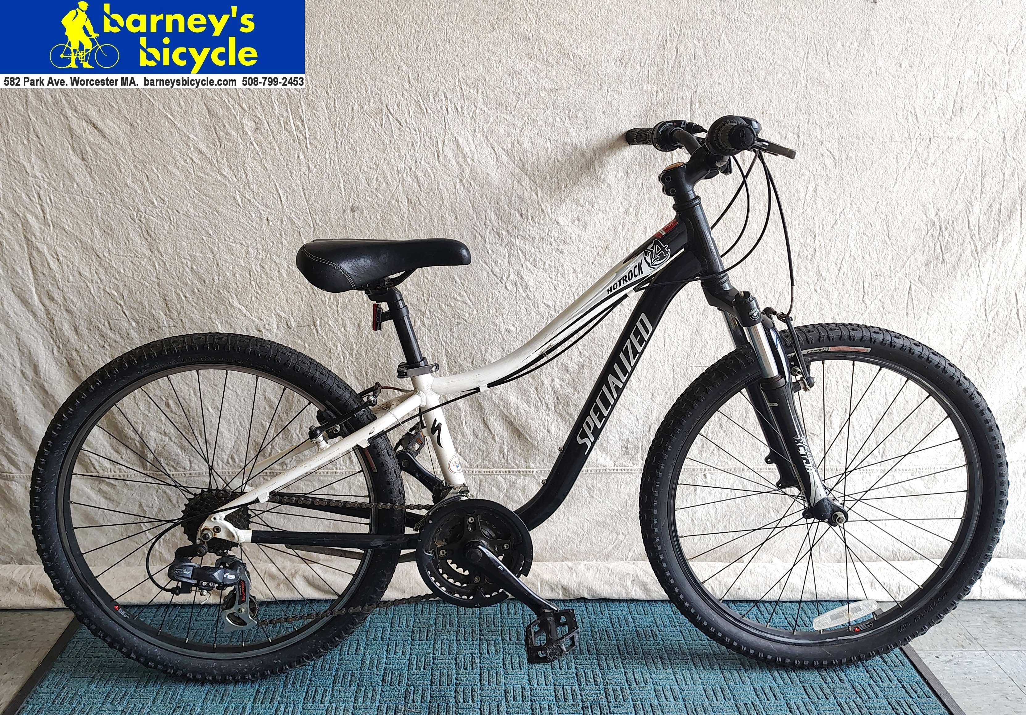 Specialized Hotrock 24
Wheel Size: 24"/ Ages 9-12 / Speeds: 21spd
$259.00 