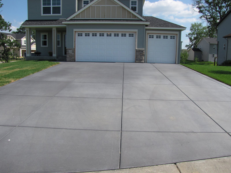 3-Car Garage Concrete Driveway 3-Car Garage Concrete Driveway