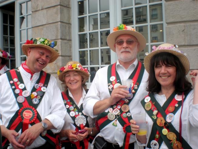 Glen, Anne, Terry and Bea taking it easy before all the dancing