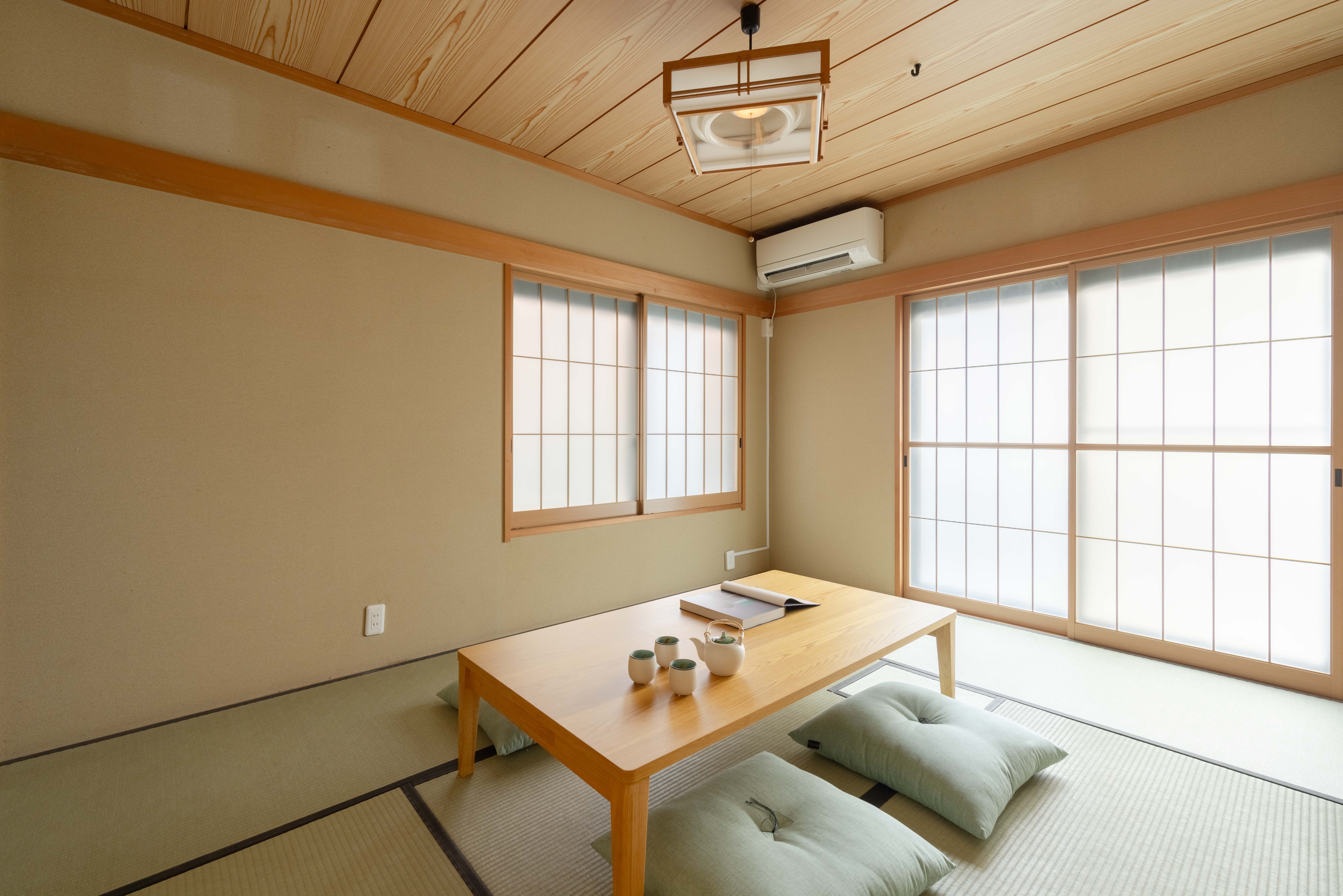 1F Tatami Room with seating for 4 people