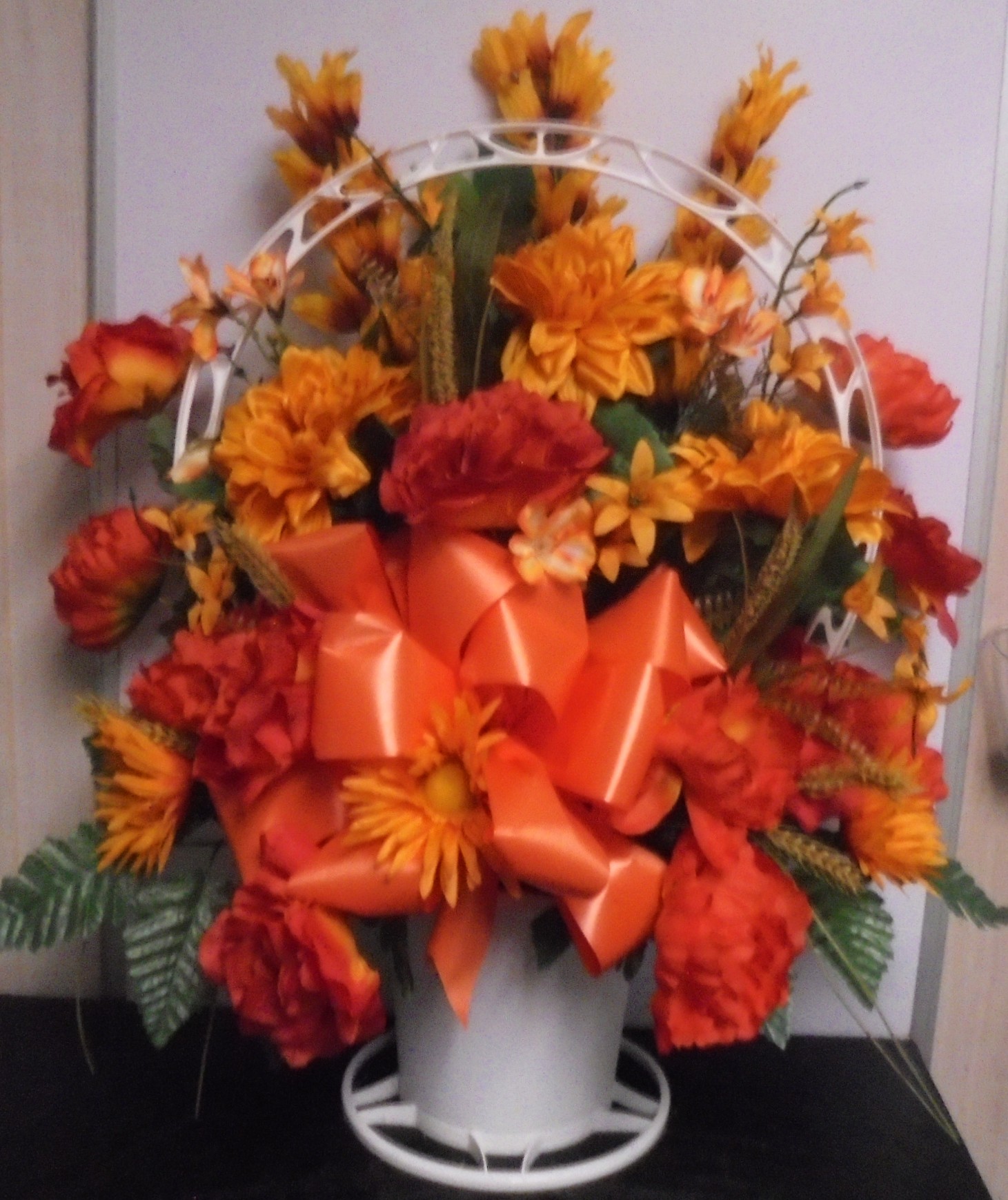 (22A) "SILK" Fall Funeral Basket
$75.00