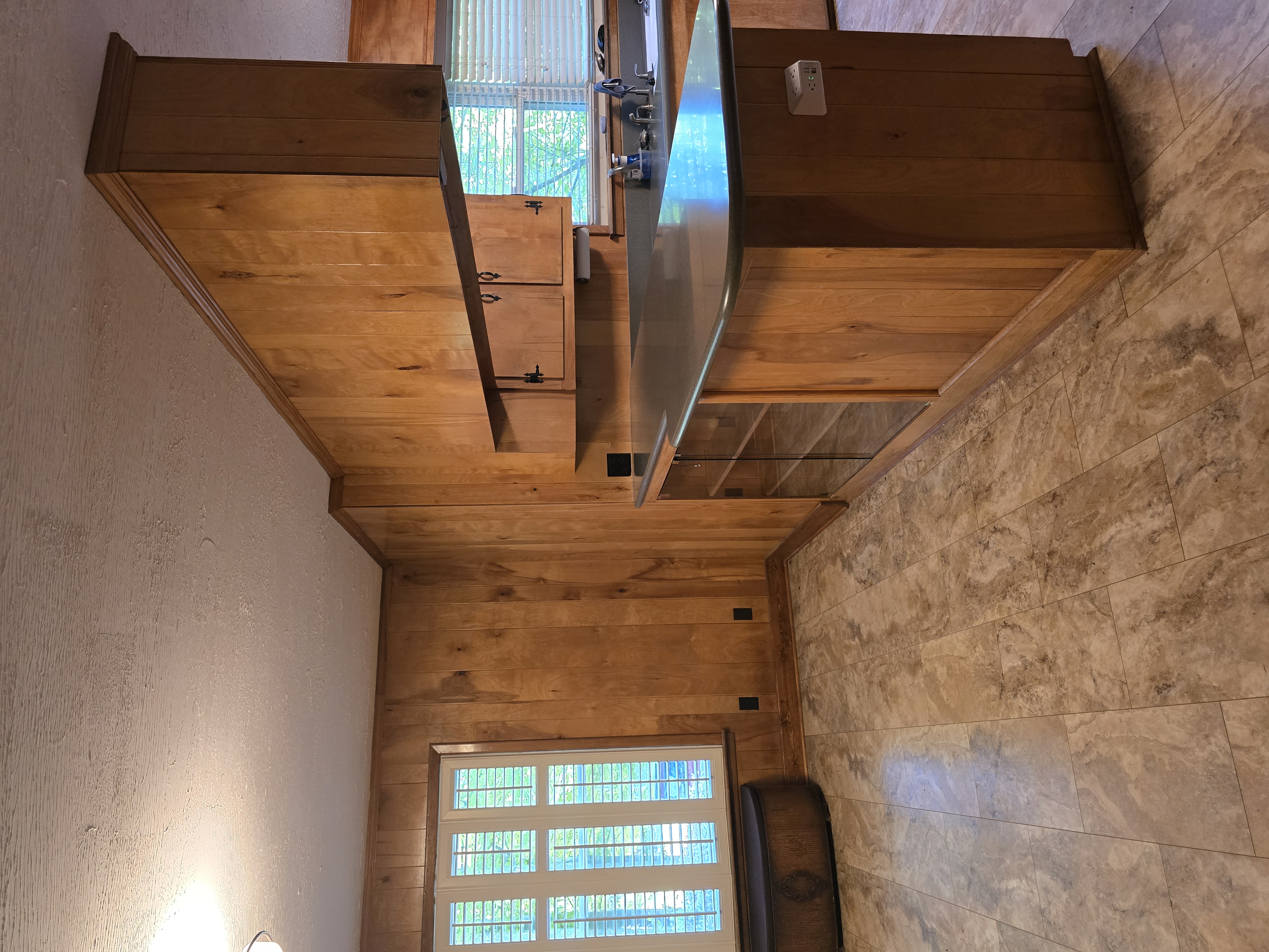Bar area: kitchen and dining