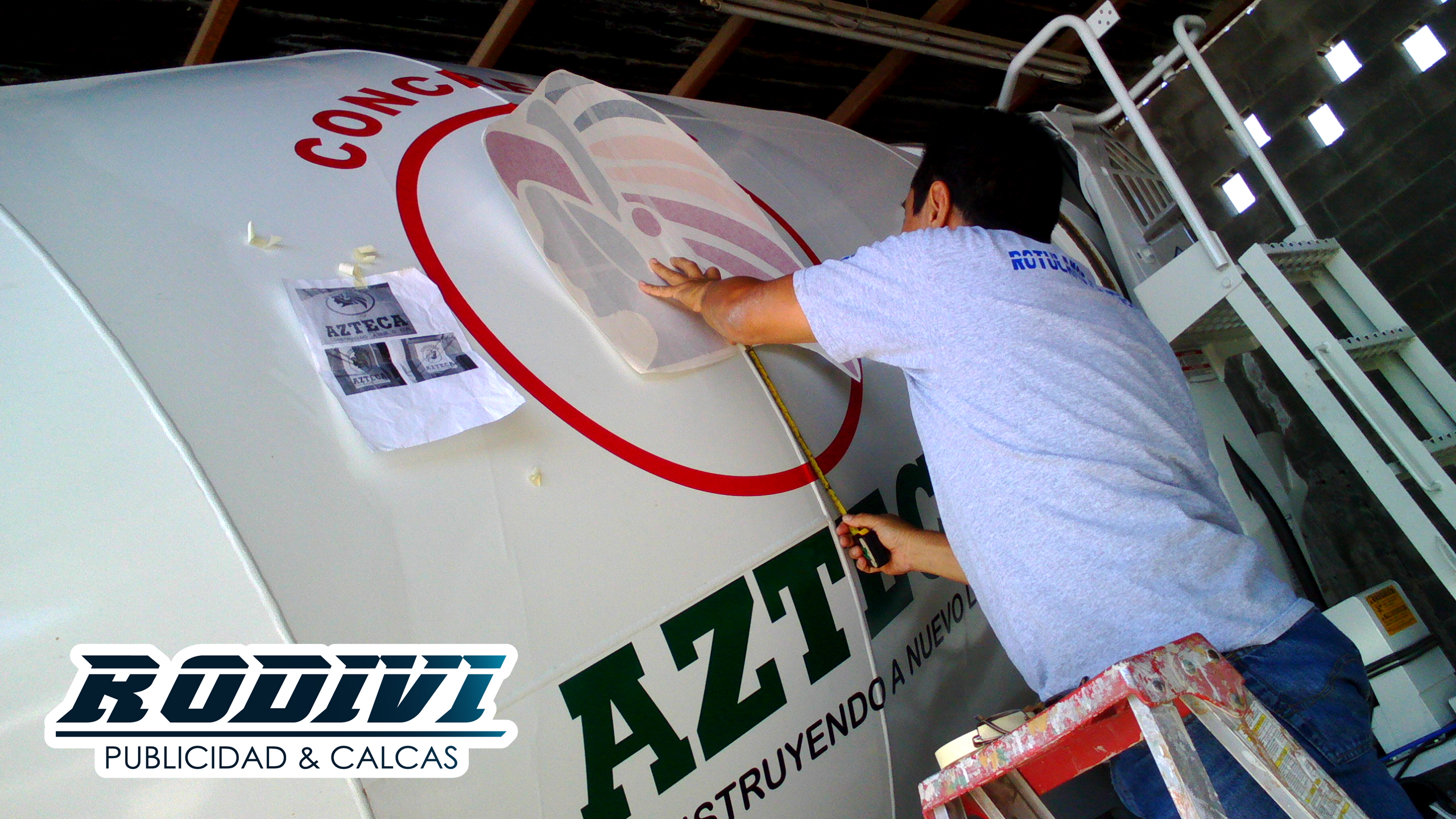 https://0201.nccdn.net/1_2/000/000/107/369/camion-concretos-azteca-1.jpg
