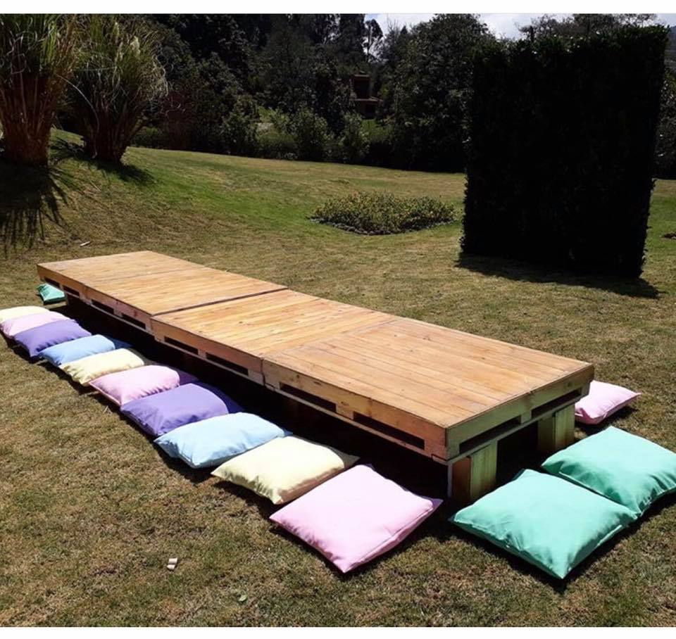 Cojines en tela
Color Azul, rosa, verde y Amarillo
44cm x 44cm
Alquiler $ 5.000
Precio Unitario
Manta para piso $ 20.000