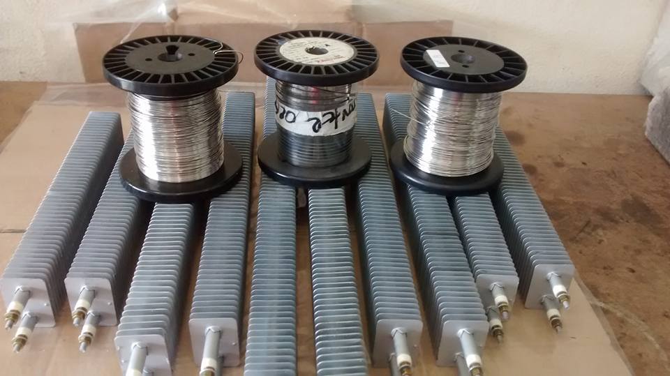 Trabalhamos com todos os tipos de resistências sendo fios de niquel cromo, lâminas de niquel cromos. aletadas de todas as medidas para lhe atender.