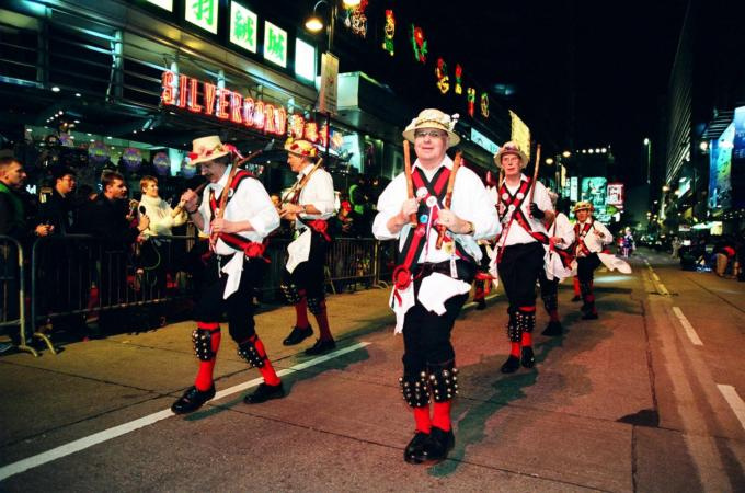 Hong Kong New Years night Parade - Jan 2004
