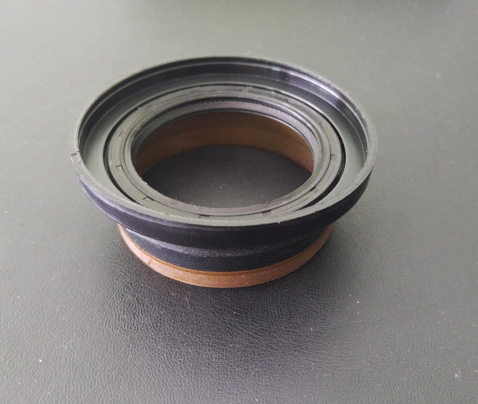 JETTA A4
RETEN PIERNA 
CON BASE
$85