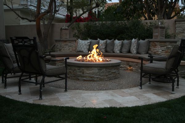Wynn Firepit & Bullt-in Seatwall 
