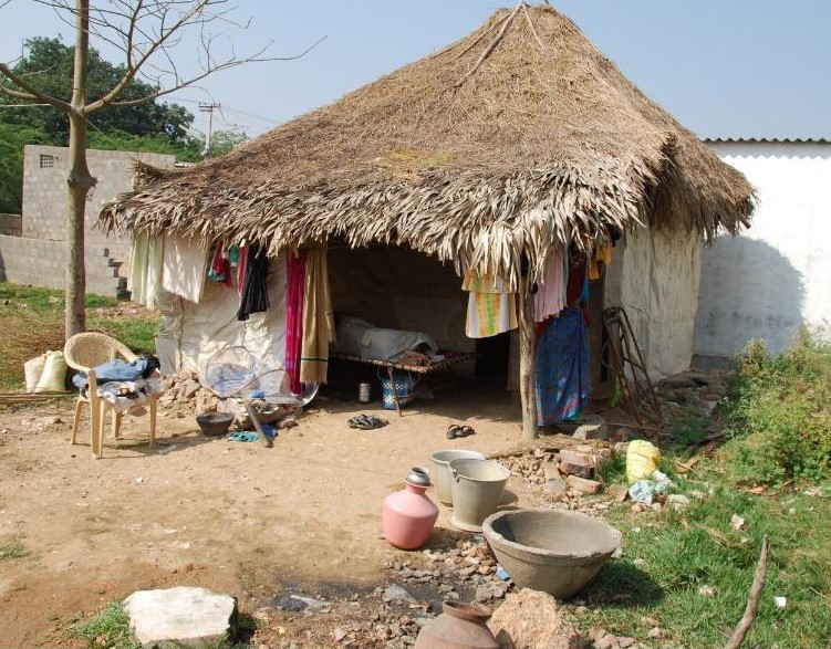 https://0201.nccdn.net/1_2/000/000/108/0b8/slum-house.jpg