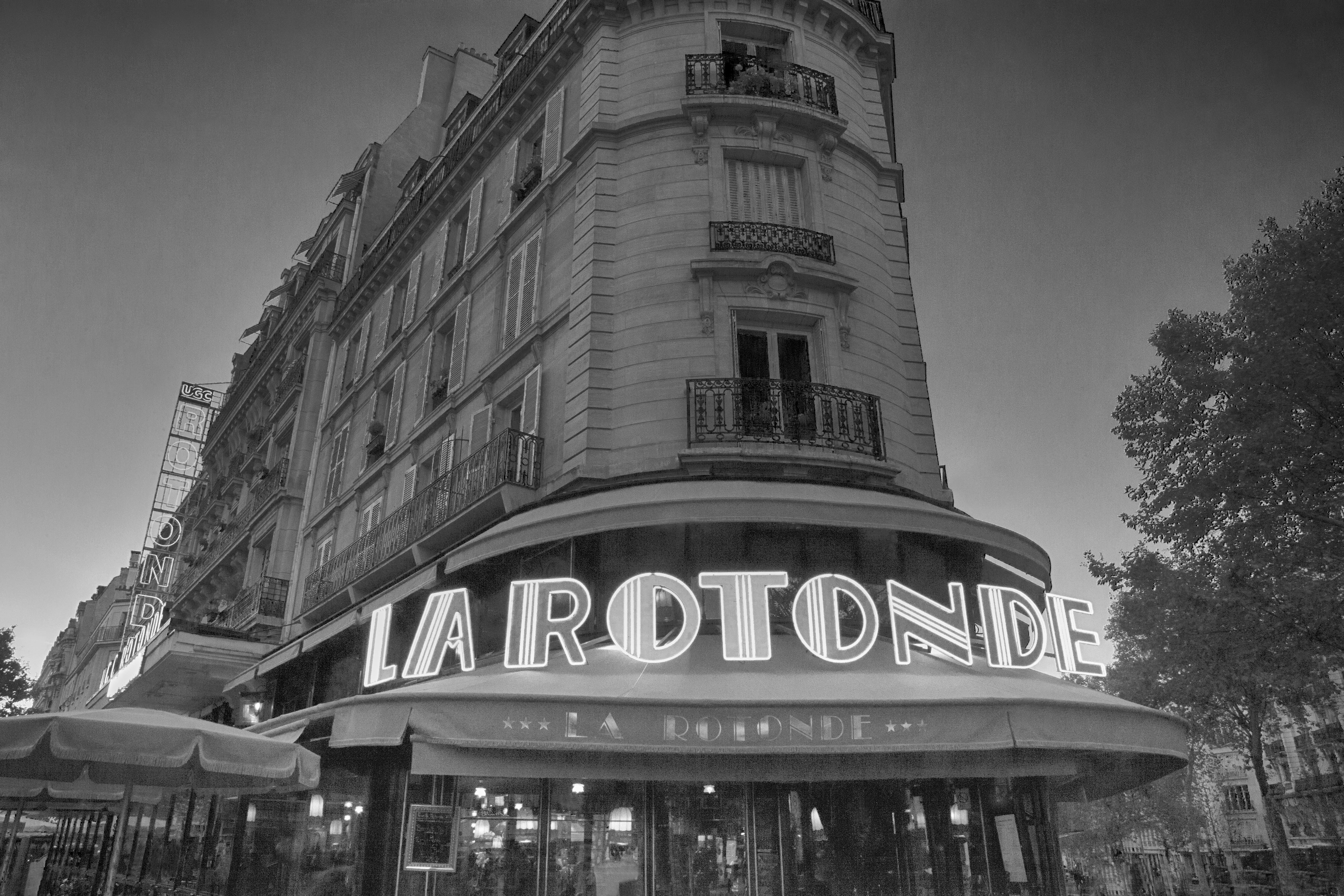 Paris La Rotonde Cafe
