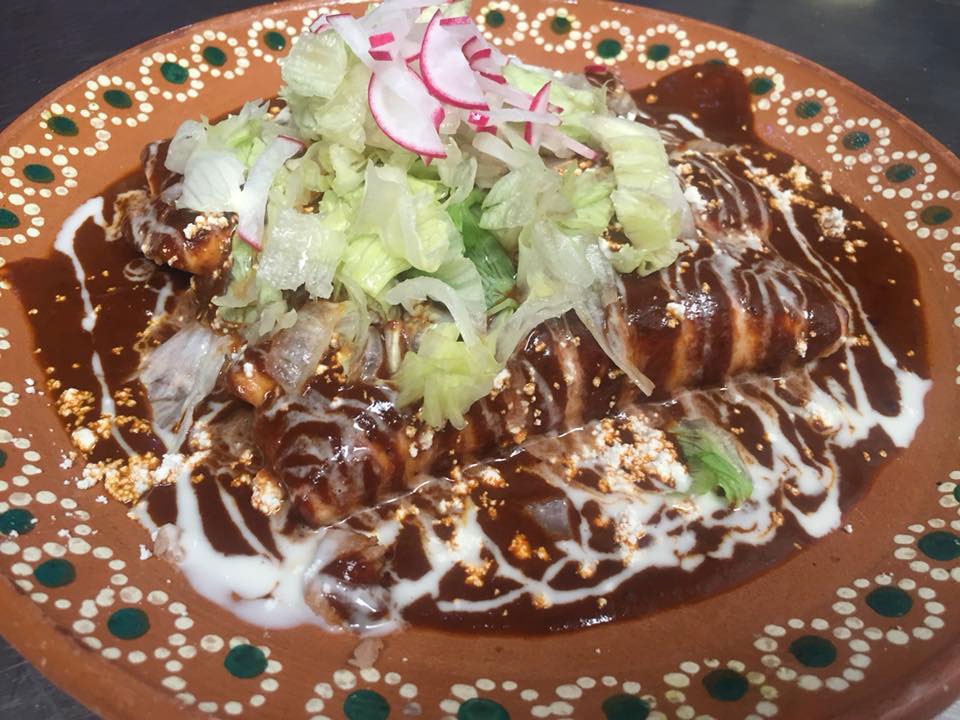 Los Portales Restauran - CHAMORROS