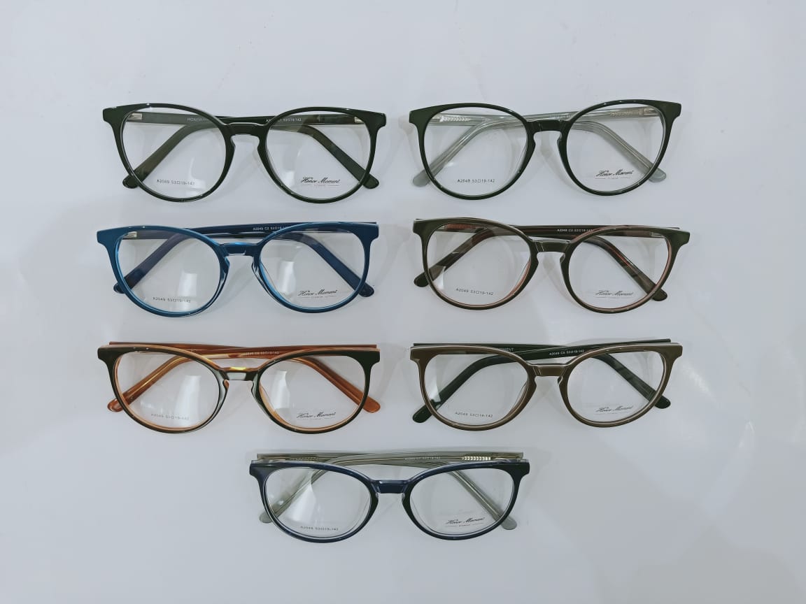 Modelo: A2049
Colores: Cafe, Negro, Azul