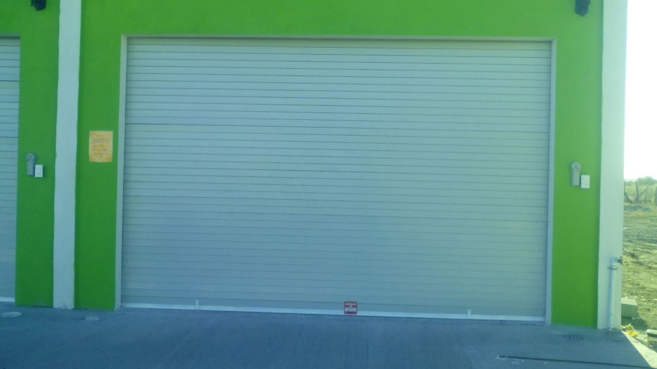 Proyecto Parque Industrial
Cortinas Duela Plana Pintro Blanco