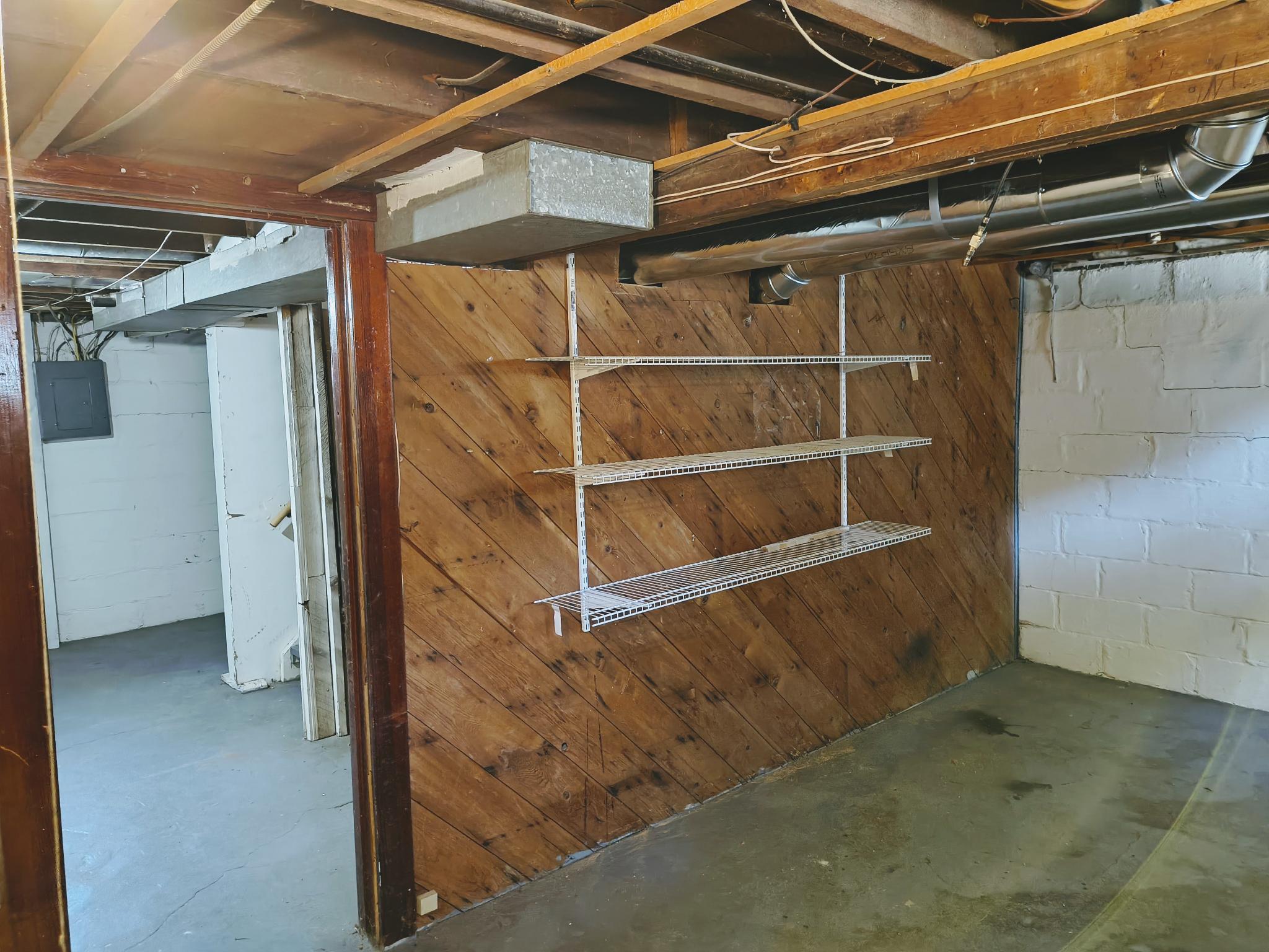 https://0201.nccdn.net/1_2/000/000/10a/62c/basement.jpg
