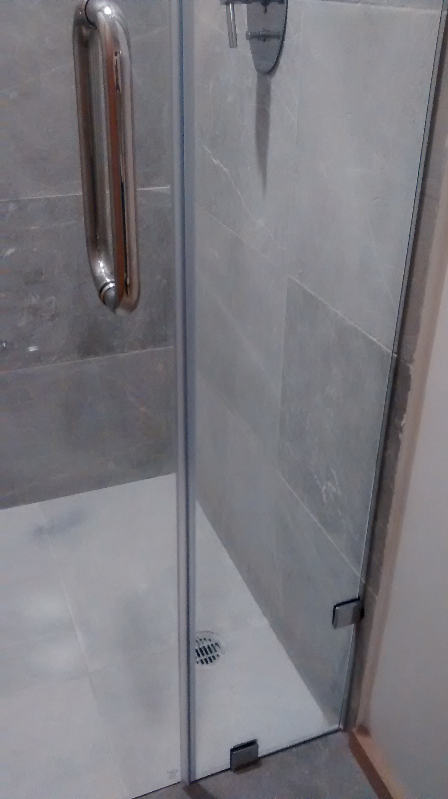 Cancel de baño abatible de 9mm